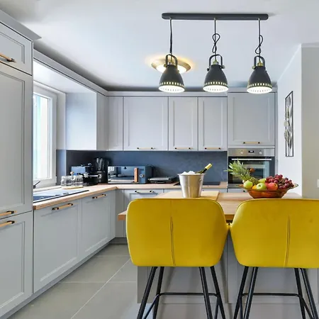 Villa Re With Pool And Comfortable Slivnica