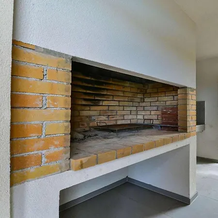 Re With Pool And Comfortable Villa