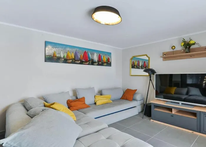 Villa Re With Pool And Comfortable