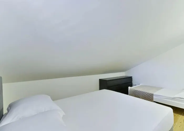 Re With Pool And Comfortable Slivnica