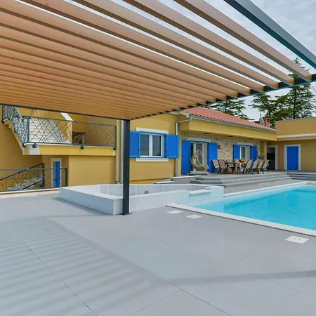 Вилла Re With Pool And Comfortable