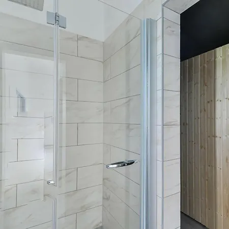Re With Pool And Comfortable Вилла Slivnica