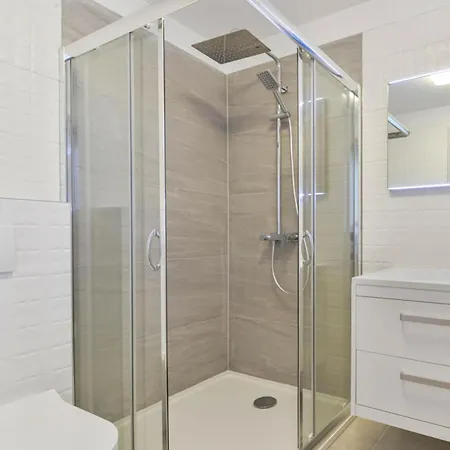 Re With Pool And Comfortable Вилла Slivnica
